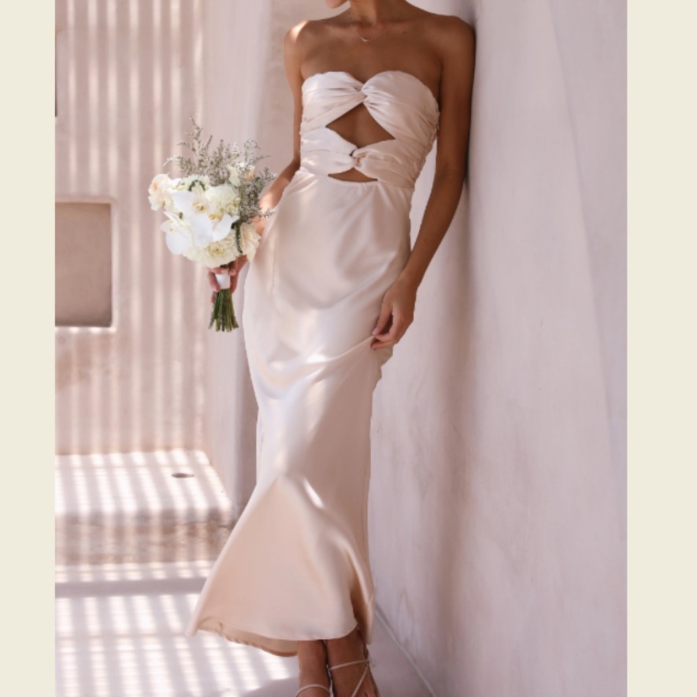 Izy Maxi Dress Champagne